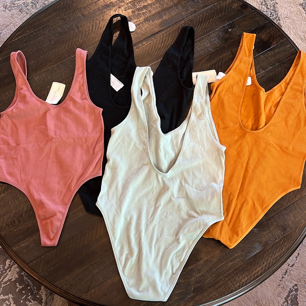 4 pack Forever 21 Seamless Bodysuits